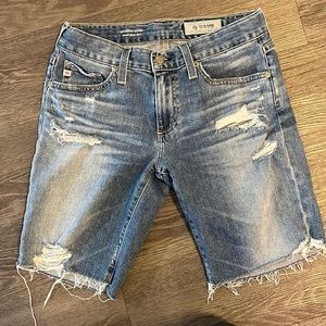 AG The Nikki Relaxed skinny short
